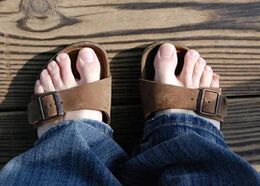Gesunde Füße in Sandalen